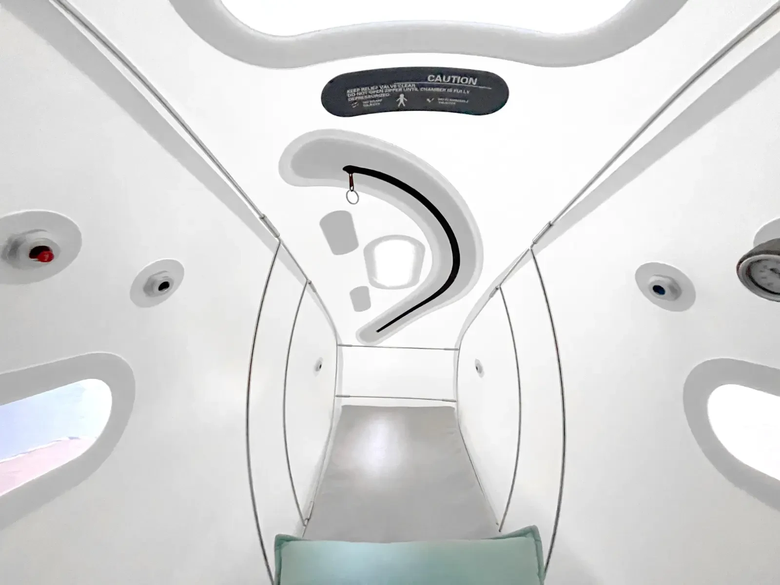 Soft-shell hyperbaric oxygen chamber view 3